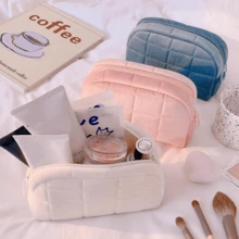 1 Túi đựng đồ trang điểm bằng vải nhung chần bông cho phụ nữ, Túi đựng đồ trang điểm có khóa kéo di động, Túi đựng cọ mỹ phẩm Túi đựng đồ vệ sinh cá nhân du lịch màu hồng, Túi đựng đồ trang điểm du lịch đa năng, Túi đựng đồ trang điểm du lịch mềm mại, Cho kỳ nghỉ bãi biển, Bộ sưu tập phòng tắm, Bộ sưu tập phòng ngủ, Sức chứa lớn - Nhiều màu - Xem 6