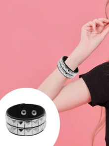 Yanxyad سوار جلد بنمط بانك مزين بالزنابير، سوار جلد بو يونيسكس مزين بالزنابير، طقم أساور بانك روك مزينة بالزنابير، أساور جلد أسود بزنابير بنمط بانك تلتف حول المعصم، طقم هدايا للرجال والنساء - الأسود - مشاهدة 10