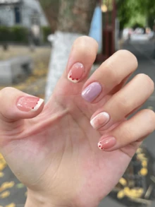 24片美甲贴纸+1瓶果冻胶+1个指甲锉，芋泥波点美甲贴纸，法式美甲美白多功能可卸可戴假指甲 - 粉色 - 查看 1