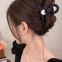 1pc Women's Oversized Faux Pearl Heart Design Hair Claw Clip, Simple & Fashionable, Suitable For Daily Wear Hair Accessories