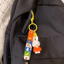 米菲经典钥匙扣——标志性的荷兰兔子吊饰！简约设计与日常实用性的完美结合，非常适合挂钥匙、包包配饰或收藏品。随处散发怀旧气息！ - 黃色 - 查看 6