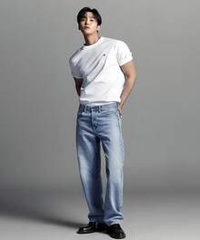 CALVIN KLEIN JEANS Men's Relaxed Fit Logo Crewneck Tee | Style 40HM229_540 | Brilliant White | 60% Cotton 40% Polyester - trắng - Xem 2