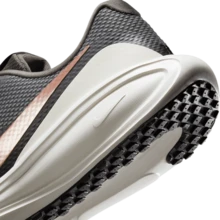 Nike REVOLUTION 8 舒適防滑耐磨 低筒跑步鞋 女款 中灰 HJ8485-200 - 灰色 - 查看 8