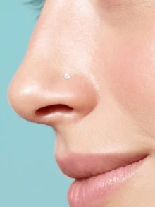 CIZME 18 pièces Clous de nez en plastique en forme de cœur décontractés, unisexes, décoration quotidienne ; 20/18G Clous de nez en anneau clair, clous de nez en plastique en forme de L, ensemble de bijoux de piercing de nez, boucles d'oreilles, convient pour l'école, le travail, le port de piercing de nez. - Transparent - Voir 5
