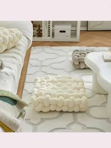 1个手工编织方形靠垫，可用作沙发抱枕、椅垫、地垫、靠背垫、腰枕，装饰房间，适用于书房、卧室、客厅，也可用作坐垫、办公椅垫、游戏椅垫。