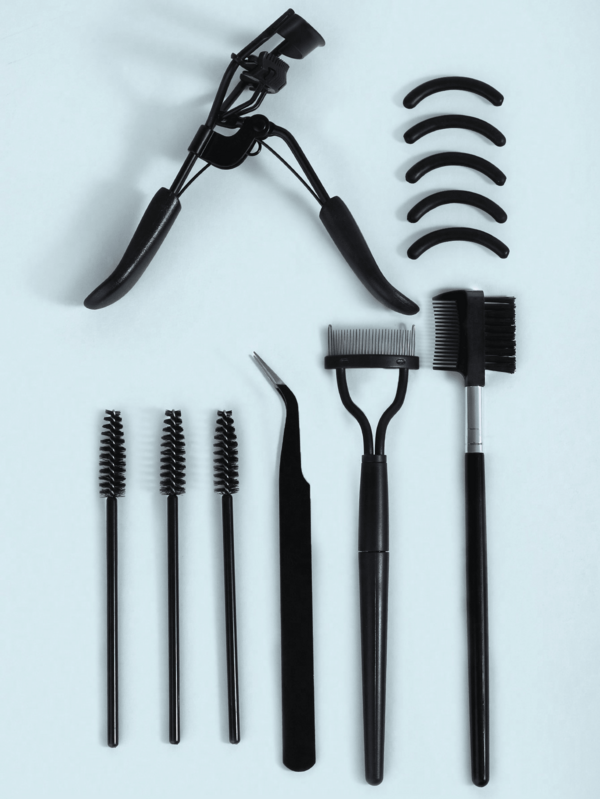 Ensemble de 6 en 1 pour recourber les cils, kit de brosses à sourcils pour femmes avec recourbe-cils, peigne à cils, pincettes à cils, 3 brosses à mascara, 5 tampons de rechange en silicone pour les cils et les sourcils. Abordable, idéal pour les bas de Noël, le maquillage, les outils de maquillage, les petits cadeaux, les cadeaux pour femmes, cadeaux de Noël