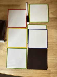 16 Stück wiederverwendbare magnetische farbige Etiketten - bewegliche Aufkleber - abwischbare magnetische Etiketten - strapazierfähiges beschreibbares abwischbares Papier - magnetische Whiteboard-Aufkleber, Regaletiketten, Namensschilder, Kreidetafelmagnete, perfekt für Schularbeiten, Aufgabenlisten, Kühlschranknotizen, Aufbewahrungsschränke, Computer, Klassenzimmer & Heimorganisation, abwaschbare Oberfläche. 10x10 cm. Schulmaterial. 16 Stück mit 1 Stift enthalten.