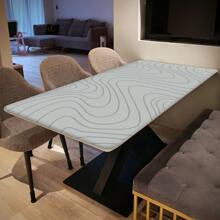 1 buc. Covoraș de masă multifuncțional din PVC, seria Dynamic Geometry. Este impermeabil și rezistent la umezeală, cu o rezistență puternică la petele de ulei, ceea ce face dificilă lăsarea unei urme chiar și de o singură picătură de pată. Vine într-o dimensiune mare și extinsă, potrivită pentru birouri, birouri de studiu și mese de joc și poate fi amplasată cu ușurință și în dulapurile laterale.