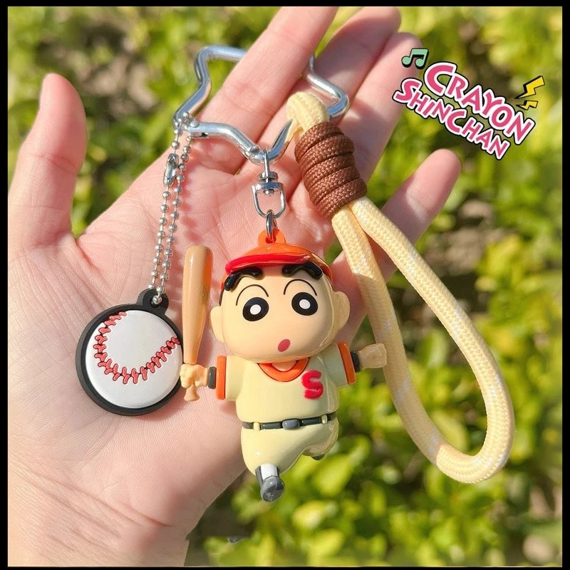蜡笔小新经典款腕带夹 - 可爱又值得收藏的腕带夹，展现了蜡笔小新最具标志性的造型！这些多功能腕带夹可用于装饰背包、铅笔盒、钥匙扣，或作为趣味包袋挂饰。采用耐用材料制成，无论您走到哪里，都能完美展现您对这个淘气角色的喜爱！ - 黃色 - 查看 1