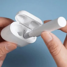 1pc Is A Three In One Wireless Headphone Cleaning Kit Suitable For Computers, Cameras, And Mobile Phones. It Features A Multifunctional Tool Design With A Precision Brush, Making It Perfect For Digital Devices And Jewelry Accessories. The Headphone Cleaning Tool Is Designed To Be Fashionable And Durable