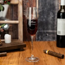 Copa de champán personalizada - Nombre personalizado, fecha y diseño de color - Vinilo decorativo para brindar en boda, aniversario, compromiso, propuesta o regalo romántico - Disponible como unidad individual o set de 2 - Regalo para novia y novio, copas para él y ella - Elegante copa de champán personalizada para San Valentín, cumpleaños, despedida de soltera - Obsequio de boda único o recuerdo para Sr. y Sra., recién casados o fiesta de soltera, lista para el brunch, decoración navideña, renovación otoñal del hogar