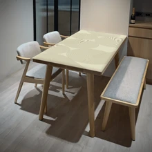 1 buc. Covoraș de masă multifuncțional din PVC, seria Dynamic Geometry. Este impermeabil și rezistent la umezeală, cu o rezistență puternică la petele de ulei, ceea ce face dificilă lăsarea unei urme chiar și de o singură picătură de pată. Vine într-o dimensiune mare și extinsă, potrivită pentru birouri, birouri de studiu și mese de joc și poate fi amplasată cu ușurință și în dulapurile laterale.