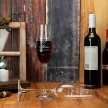 Copa de champán personalizada - Nombre personalizado, fecha y diseño de color - Vinilo decorativo para brindar en boda, aniversario, compromiso, propuesta o regalo romántico - Disponible como unidad individual o set de 2 - Regalo para novia y novio, copas para él y ella - Elegante copa de champán personalizada para San Valentín, cumpleaños, despedida de soltera - Obsequio de boda único o recuerdo para Sr. y Sra., recién casados o fiesta de soltera, lista para el brunch, decoración navideña, renovación otoñal del hogar