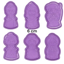 Set de cortadores de galletas de 6  encantadoras princesas en estilo caricatura, ideales para dar vida a tus creaciones de repostería con un toque mágico y divertido. Cada diseño está inspirado en las clásicas protagonistas de cuentos de hadas, con detalles que evocan coronas, trenzas largas, vestidos elegantes y peinados únicos. Perfectos para galletas decoradas con glaseado real, fondant o masa con relieve. Sorprende a los más pequeños (¡y también a los grandes!) con estas figuras entrañables que representan la dulzura y la fantasía de los cuentos de siempre. Hechos en material resistente y fácil de limpiar. Son la herramienta perfecta para fiestas temáticas, regalos personalizados o simplemente para darle un giro especial a tu repostería. ¡Crea momentos mágicos e tu cocina con este set encantador! - Lila Púrpura - Ver 3