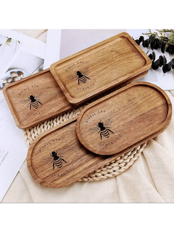 1 pieza Bandeja de madera de acacia con inspiración en abejas, diseño ovalado elegante con talla de abeja, ideal para desayuno, aperitivos, pasteles, panes, decoración multiusos para cocina y baño, duradera y fácil de limpiar