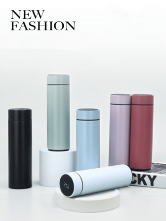 1个多色时尚不锈钢保温保冷防漏便携式不锈钢咖啡杯，户外车载真空保温杯，简约商务礼品杯，可用于泡茶，精致独特，是送给男友、女友、家人、朋友的理想礼物，适合周年纪念、毕业典礼、婚礼等场合。