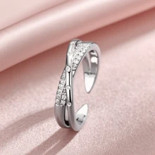 1 件不锈钢玫瑰金十字锆石戒指，时尚个性化奢华可调节女士戒指