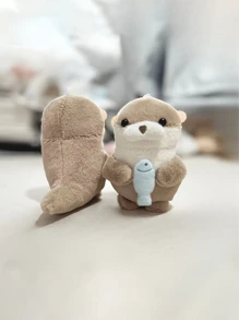 1 只水獭抱鱼宠物猫玩伴自娱宠物