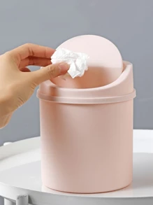 1pc Desktop Plastic Rocker Lid Trash Can, Household Mini Trash Can, Creative European Style, Paper Basket With Lid On Living Room TableA Small-Sized, Mini Plastic TrashCan With A Swing-Top Lid, Suitable For UseOn Household Tables. This LiddedWastebasket Doesn't Require Electricity AndIs Perfect For The Living Room, Tea Area,Office,Bedside Table,Bathroom, Bedroom,And Home In General