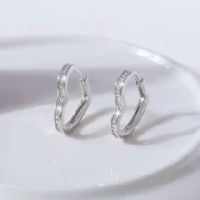 1 Par de Aretes Minimalistas con Forma de Corazón de Zirconia Cúbica Blanca, Regalo para Amante, Madre - Amarillo Oro - Ver 5