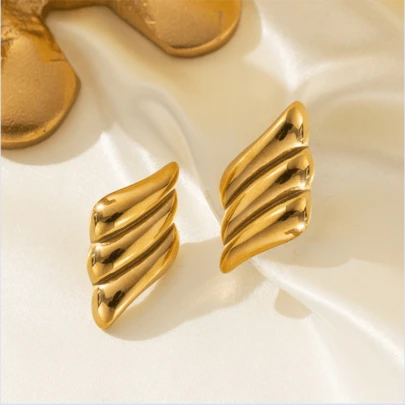 European And American Stylish And Unique Design Stainless Steel With 18K Gold Plating Personalized Air Triangle Three-Layer Wing Stud Earrings For Women