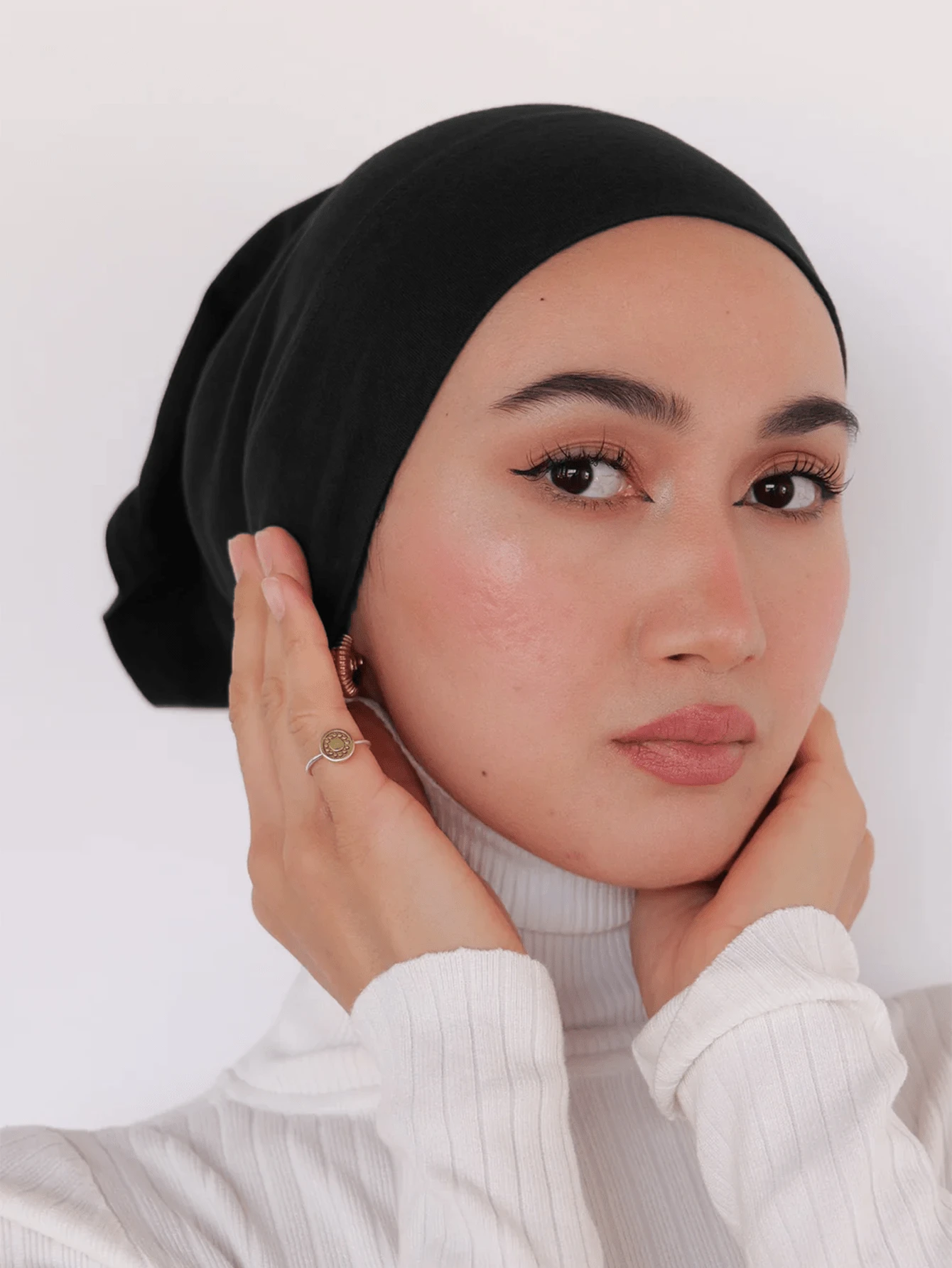 1pc Soft & Comfortable Undercap, Viscose Elastic Fabric, Breathable, Suitable For Daily Wear, Middle Eastern Hijab Accessory, Versatile & Fashionable - Black - View 1