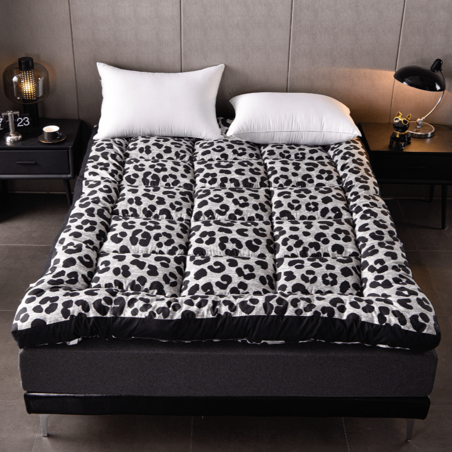 1件装豹纹床垫垫 - 柔软透气矫形床垫保护垫，可折叠地垫，适用于卧室、客房、宿舍、公寓、榻榻米、酒店和露营 | 畅销款 - 黑與白 - 查看 2