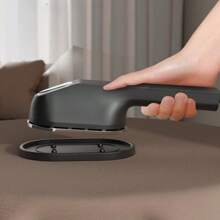 1 pieza Vaporizador de ropa portátil, Mini plancha eléctrica, Plancha portátil para el hogar, Plancha de calentamiento instantáneo, Protección de control de temperatura inteligente, Temperatura constante, Planchado plano/colgante de doble uso, Panel grande y suave, Ajuste multigrado, Planchado sin daños, Adecuado para el hogar, viajes, viajes de negocios y otros escenarios, Elimina arrugas de la ropa de manera eficaz, Planchado instantáneo, Creando un estilo de vida refinado