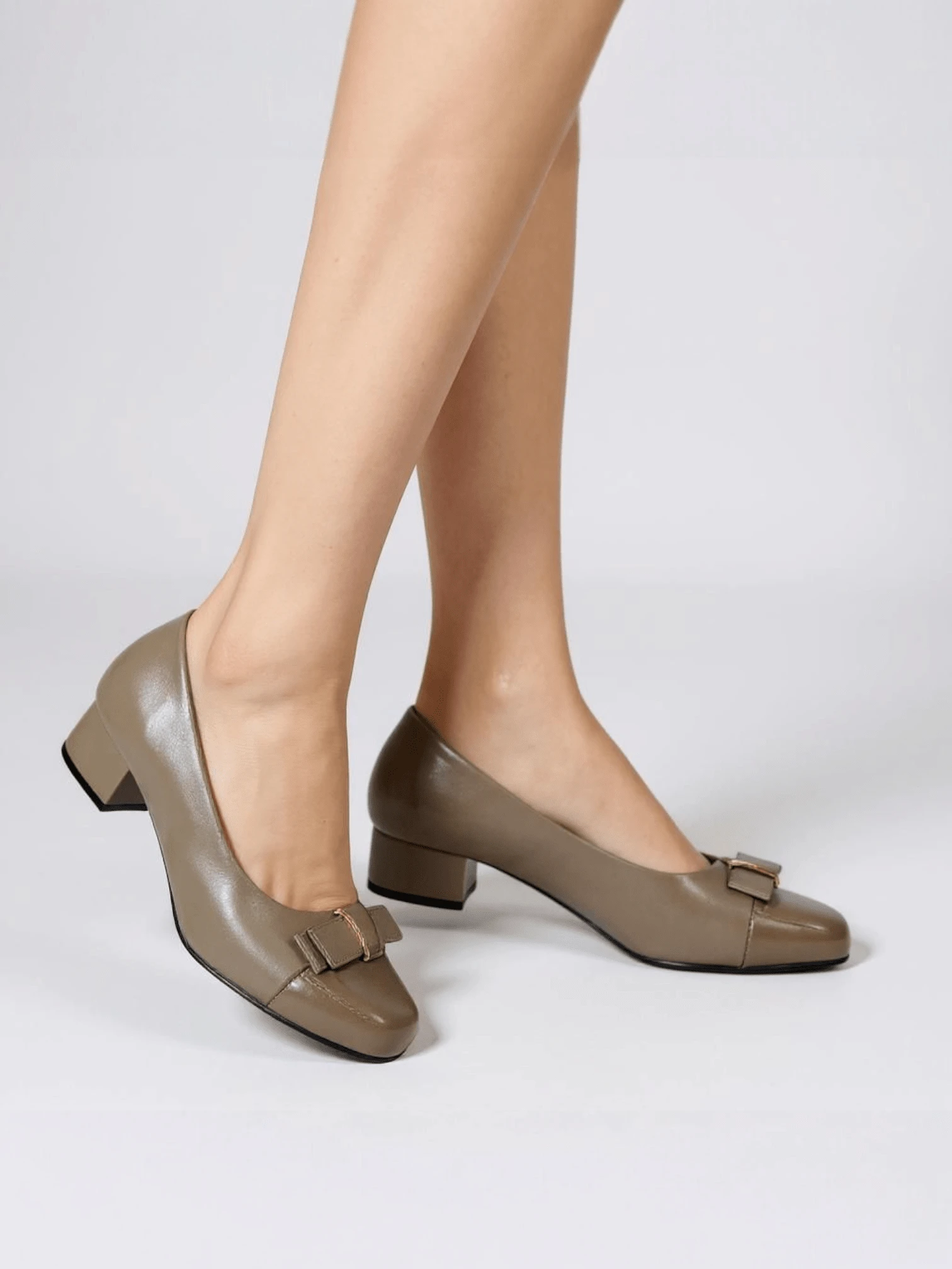 方头舒适高跟鞋，适合办公室女士的时尚高跟鞋