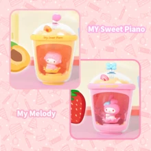 （随机1个）三丽鸥卡通奶茶杯系列 Lumia——最萌的桌面饮品伴侣！这些印有 Hello Kitty、My Melody 和朋友们的可爱光感奶茶杯，会发出柔和的光芒，点亮您的工作/学习空间。无论是居家、办公，还是作为礼物送给全球三丽鸥爱好者，都是完美之选！（随机发货1个）