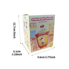 （随机1个）三丽鸥卡通奶茶杯系列 Lumia——最萌的桌面饮品伴侣！这些印有 Hello Kitty、My Melody 和朋友们的可爱光感奶茶杯，会发出柔和的光芒，点亮您的工作/学习空间。无论是居家、办公，还是作为礼物送给全球三丽鸥爱好者，都是完美之选！（随机发货1个）