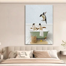 1 pieza Impresión artística de pingüino en la hora del baño - Póster de decoración de pared de lienzo, estilo moderno art decó retro, impresión de animal de interior para oficina, baño, sala de estar, cocina, dormitorio - Obra de arte de tinta con tema de pájaros, decoración creativa para el hogar, pósteres decorativos de alta calidad, dormitorio, gimnasio, bar, cafetería, arcade, decoración de pared de sala de estar, regalo perfecto. Sin marco