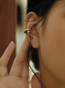 1 件绿色锆石蛇形耳夹耳环，时尚优雅的独特设计高端耳环适合日常佩戴、派对和聚会