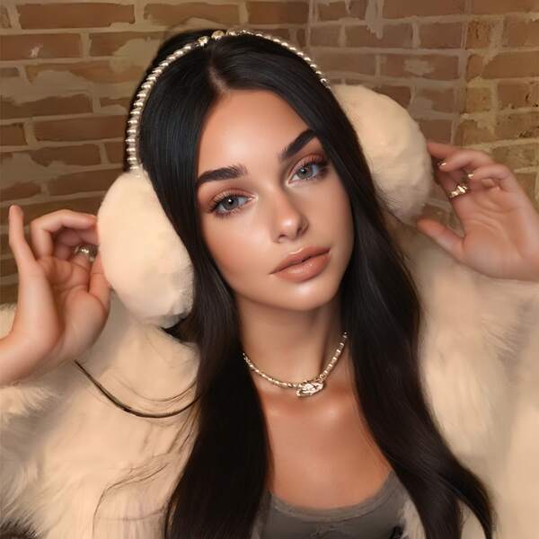 1件女士冬季保暖耳套，时尚设计，温暖精致，展现小巧立体的五官秋季