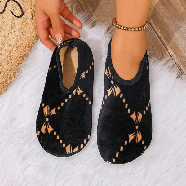 Pantuflas cómodas de fácil deslizamiento - Suela suave antideslizante y cálida, adecuadas para todas las estaciones, con diseño aleatorio