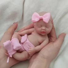 7 英寸重生婴儿娃娃，硅胶娃娃女孩，迷你逼真新生婴儿娃娃硅胶全身带喂食配件 - 粉 - 查看 6
