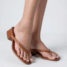 Flip-Flop Sandal With 4.5cm Block Heel Versatile Clog Flip-Flop - 鏽棕色 - 查看 1