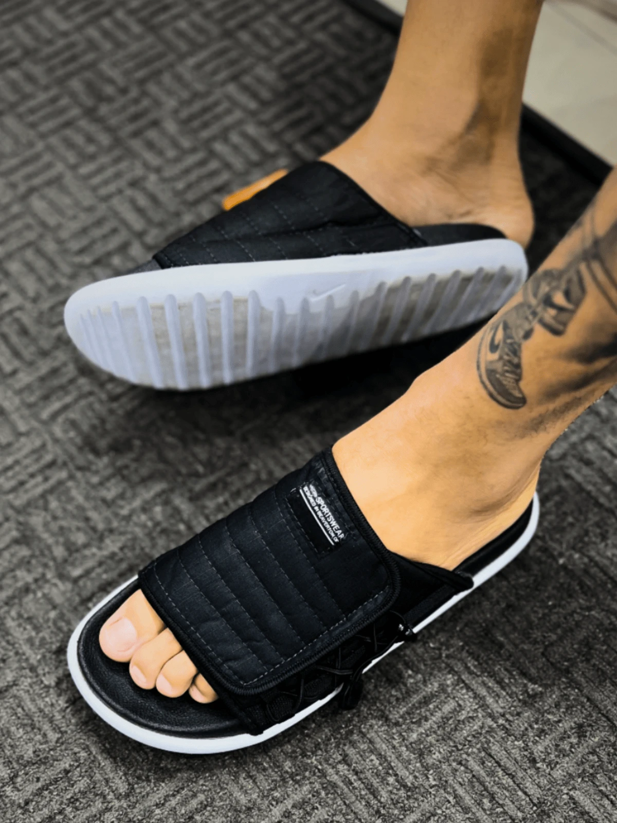 Asuna Men's Casual Black Comfortable Cloud Slide Women's Lightweight Anatomical Flip Flops - 黑色 - 查看 1