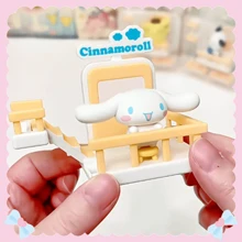 Sanrio 磁力爬爬乐 - 适用于工作空间和家居的模块化互动装饰。强大的磁力系统可实现稳定定位，创造不断变化的展示效果，为日常生活增添乐趣。收藏家和卡哇伊爱好者的必备之选！