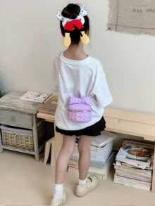 حقيبة صغيرة للبنات مزينة بفيونكة وسلسلة معينية، مصنوعة من مادة البولي يوريثان (بي يو) ، حقيبة كتف عبر الجسم جميلة، مناسبة للاستخدام اليومي في جميع المواسم