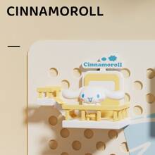 Sanrio 磁力爬爬乐 - 适用于工作空间和家居的模块化互动装饰。强大的磁力系统可实现稳定定位，创造不断变化的展示效果，为日常生活增添乐趣。收藏家和卡哇伊爱好者的必备之选！