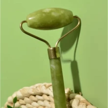 Rolo de Jade Natural Para Face Lift Up E Gua Sha Board Raspador De Pedra Kit Rolo Massageador de Pedra Para Face Lift Kit de Jade para Skin Care – Rolo + Pedra Gua Sha