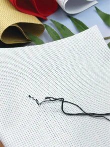 [11ct Tela a cuadros] Disponible en blanco, negro, rojo, caqui, material precortado de 30*45cm, tela de bordado de rejilla mediana, adecuada para punto de cruz, aplicable para proyectos de bordado DIY y bordado artesanal