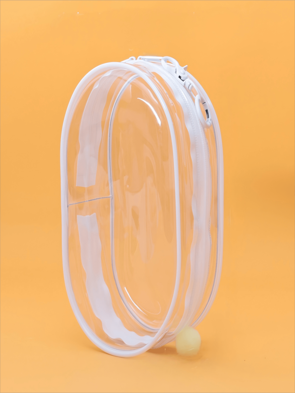 Mädchenhaft ästhetische klare Aufbewahrungsbox - Kristall PVC Vitrine (Puppe nicht enthalten) | Passend für stehende/sitzende Posen | Instagrammable Makaron Farbpalette | Party Deko Geschenk mit Pompon Akzenten