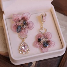 一对优雅花卉和泪珠不对称吊坠耳环 - 粉色 - 查看 7