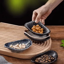 1pc Ins Style Creative Seashell Ceramic Dipping Sauce Dish, High-Quality Seashell Shaped Condiment Dish, Minimalist Ceramic Sauce Plate For Home, Sushi & Seafood Seasoning