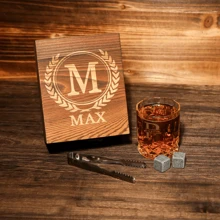 个性化威士忌酒杯套装，带木盒，伴郎礼物，单身派对礼物，伴郎邀请，男士礼物，最佳乔迁礼物。