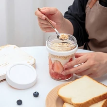 1pc Overnight Oats Glass Cup With Lid And Spoon, Milk Fruit Salad Food Storage Glass Jars, Portable Cereal Breakfast Cup, Reusable High-Quality Salad Cup, Suitable For Overnight Oats Leak Proof Oatmeal Container, Kitchen Item, For Cereal Fruit Vegetable Milk Salad Yogurt Meal Prep, Kitchen Accessories ( Grey, White )