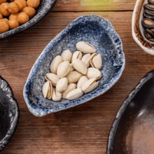 1pc Ins Style Creative Seashell Ceramic Dipping Sauce Dish, High-Quality Seashell Shaped Condiment Dish, Minimalist Ceramic Sauce Plate For Home, Sushi & Seafood Seasoning