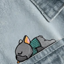 Parche bordado con logo de cachorro de bulldog francés, lindo y de dibujos animados. Adecuado para decorar en festivales y vida diaria. Puede decorarse en cualquier artículo que desee y también es una buena opción como regalo (le brindará efectos visuales inesperados).